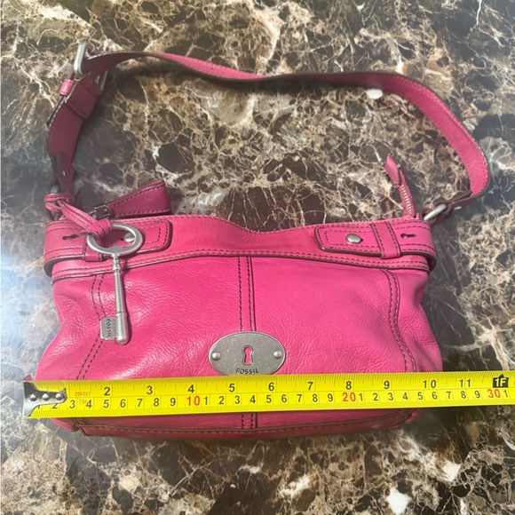 Fossil Pink Leather Shoulder Bag with Key Charm - Picture 3 of 16